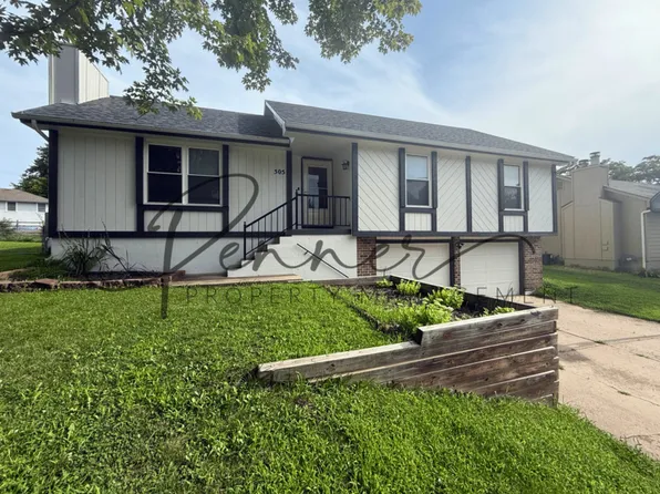 505 SE Mount Vernon Dr, Blue Springs, MO 64014