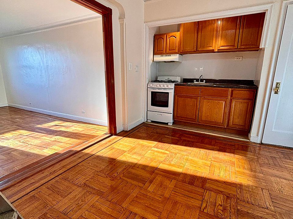 1st image of 95 W 195th St APT 6H