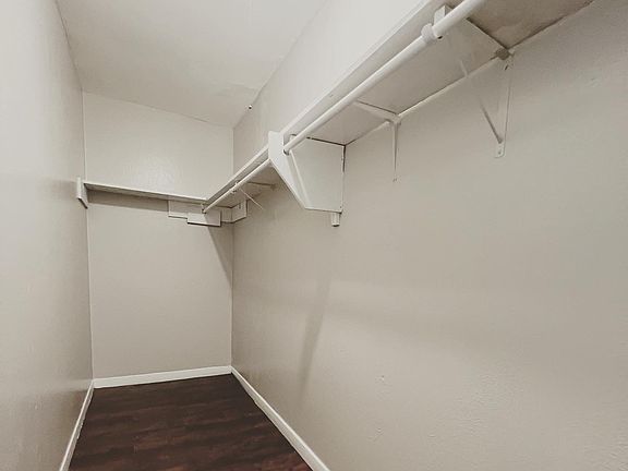 4th image of 455 Eldon Dr #9