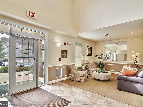 5th image of 100 Watkins Pond Blvd #2-202
