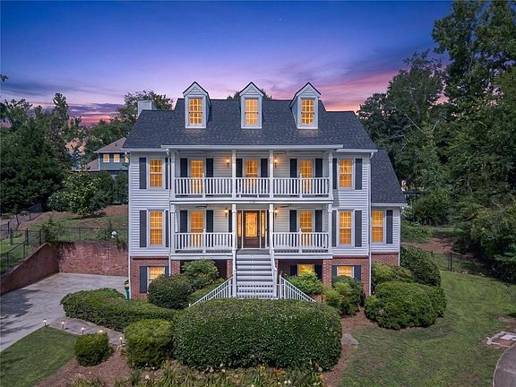 2nd image of 3135 Saint Andrews Cir