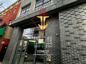 280-82 Fairmount Ave