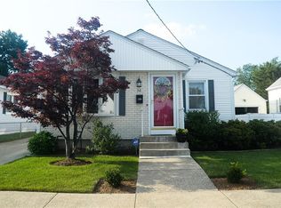 32 Shepard Ave, Providence, RI 02904
