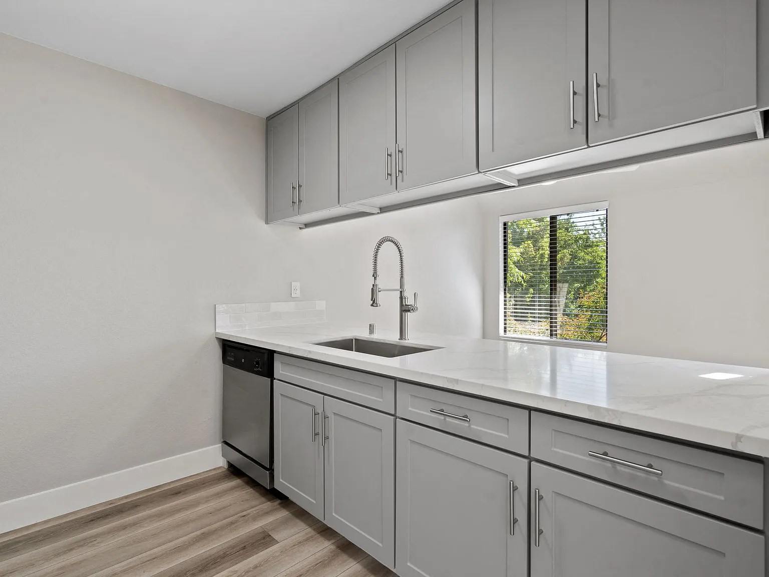 Deer Valley Apartment Homes — Photo 3