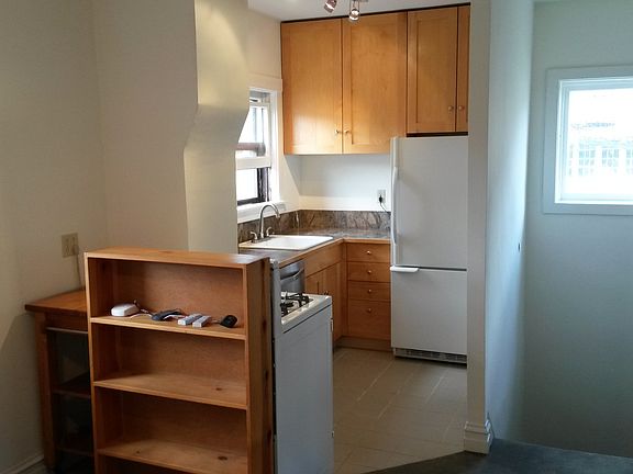 3rd image of 5028 S Ellis Ave #Ch