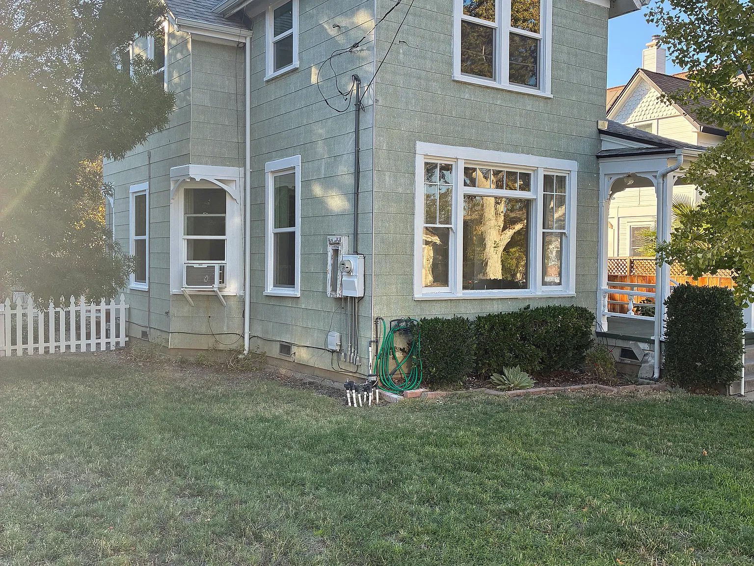 4 bed, 1.5 bath, 1915 sqft, $2,900 — Photo 1