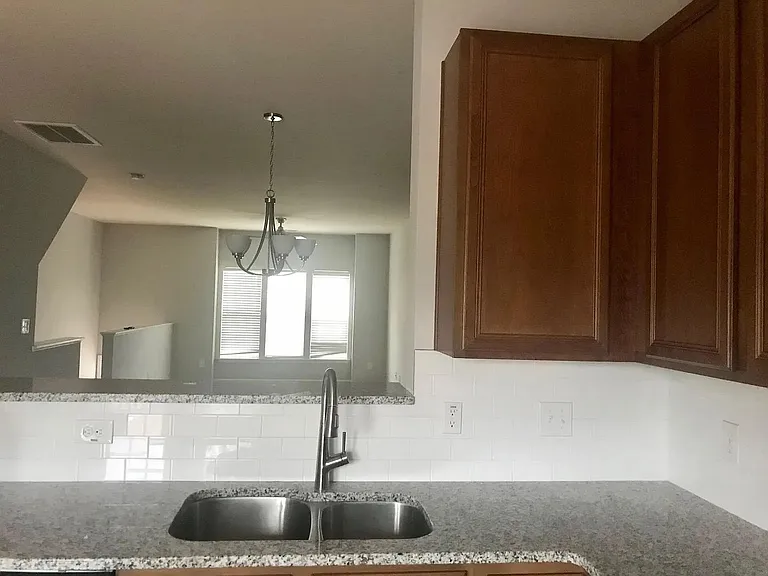 215 Dove Cottage Ln — Photo 10