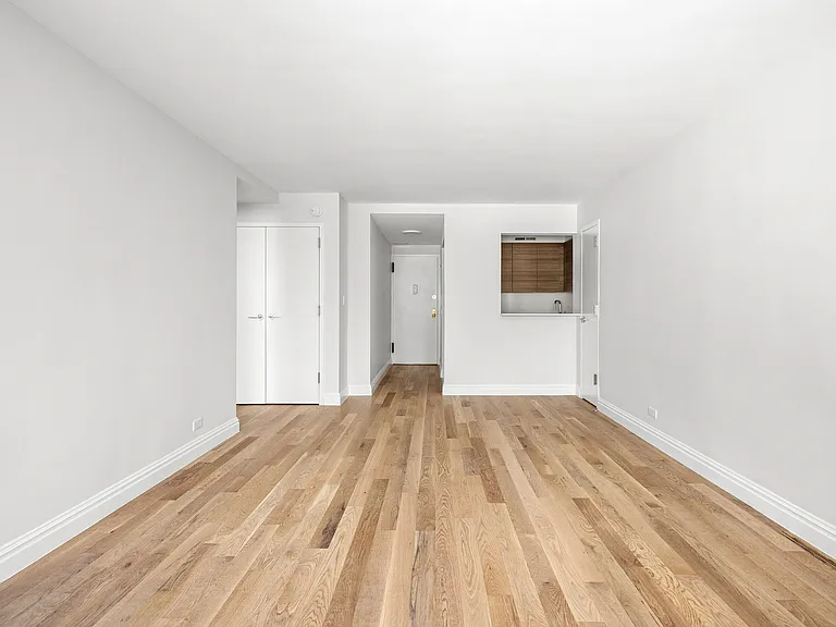 360 E 65th St #10C — Photo 6