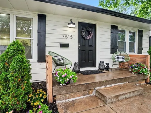 7515 Juniper Dr, Prairie Village, KS 66208