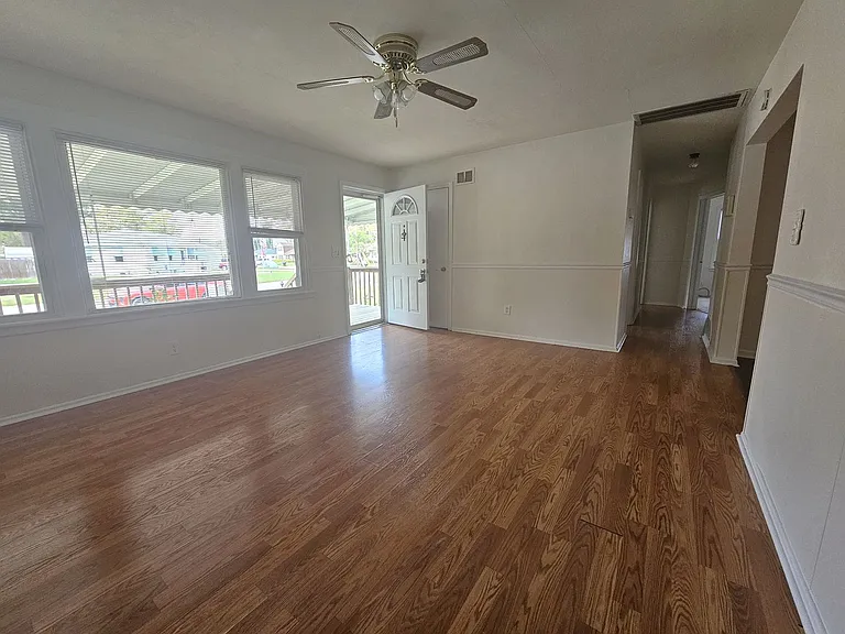 1133 Leland Cir — Photo 3
