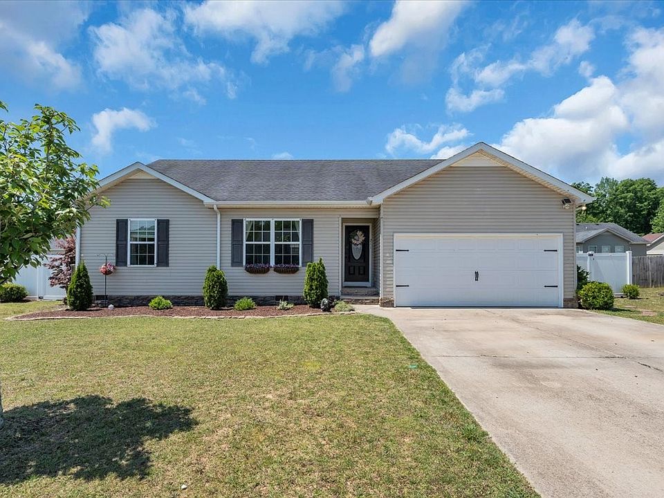 1st image of 211 Williamsburg Cir