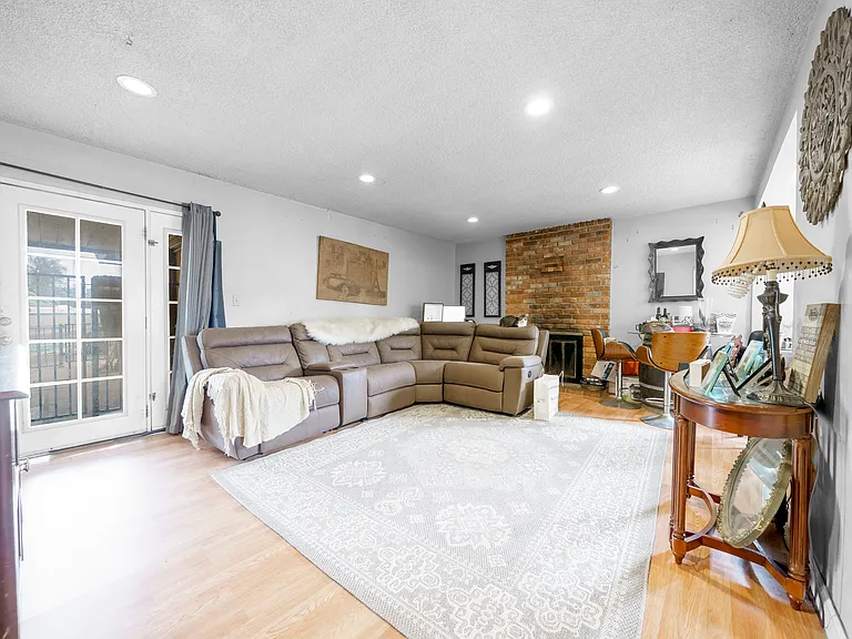 3520 Planz Rd — Photo 13