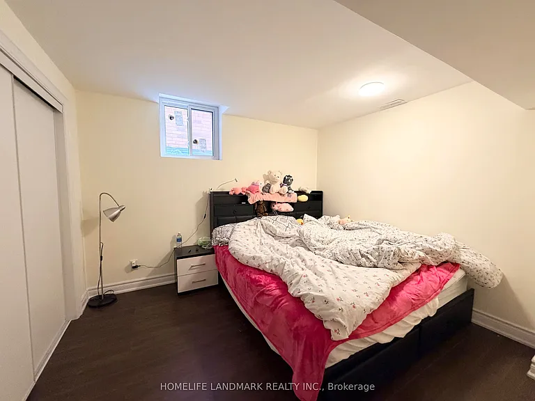 2587 Credit Valley Rd — Photo 9