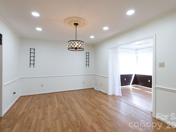5th image of 768 Summerwood Dr