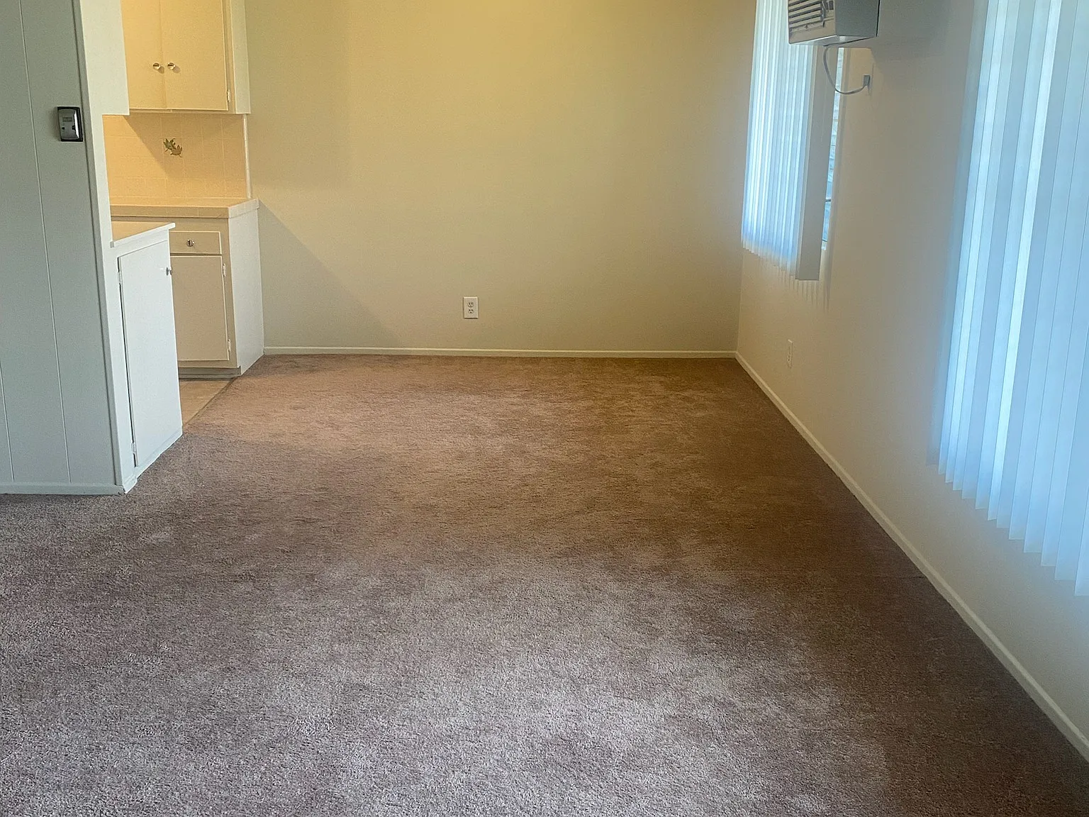 12405 Weddington St — Photo 3