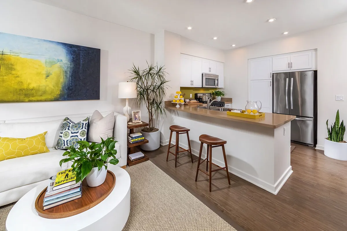 Building Photo - Gateway Apartment Homes