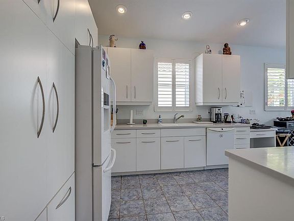 4th image of 9336 Sun River Way