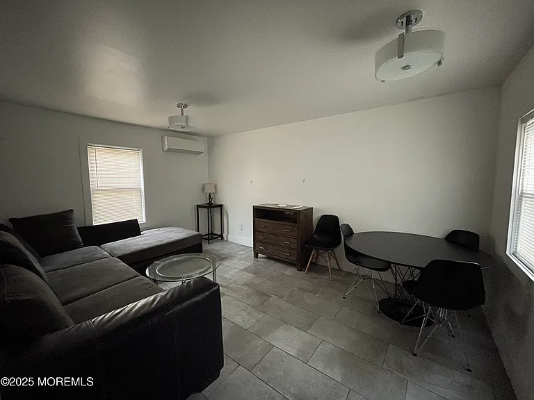 92.5 Poplar Ave — Photo 2