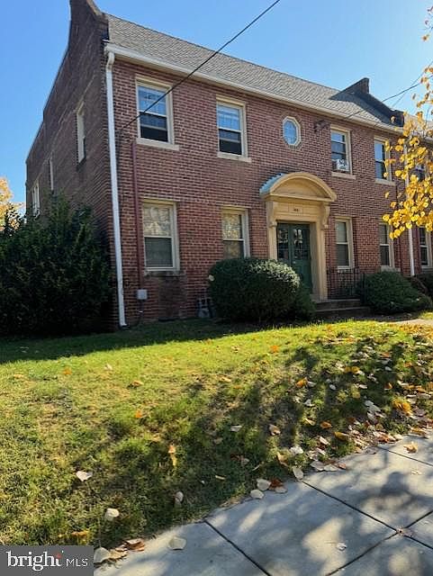 1st image of 3931 7th St NE