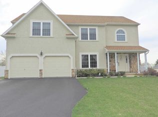 2 N Ridge Ct, Easton, PA 18045