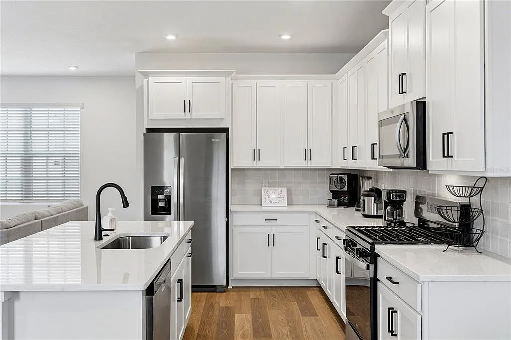 3 bed, 2.5 bath, 1628 sqft, $3,550 — Photo 4