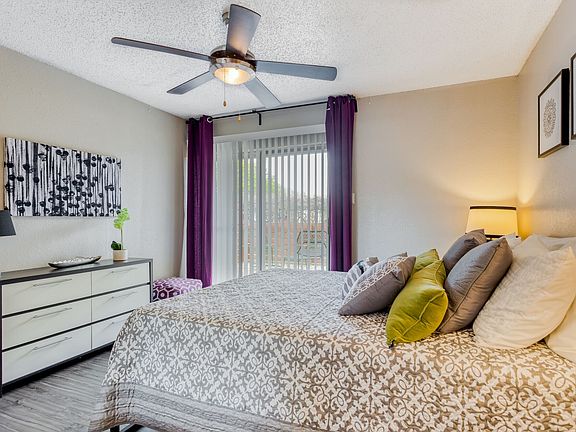 4th image of 409 E William Cannon Dr #254