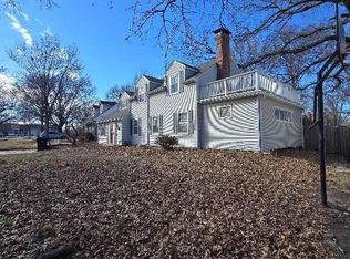 1625 SW Lakeside Dr, Topeka, KS 66604