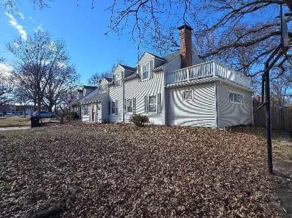 1625 SW Lakeside Dr, Topeka, KS 66604