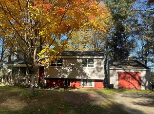 54 Hillside Dr, Windsor, VT 05089