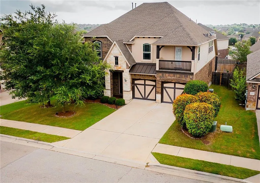 5 bed, 3.5 bath, 3310 sqft, $2,900 — Photo 1