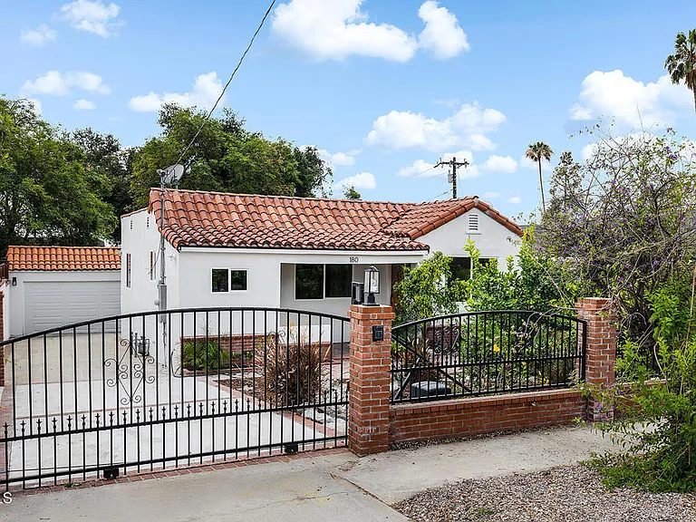 180 W Harriet St — Photo 1