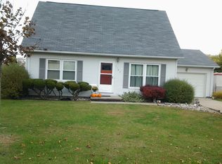1103 Meadowlane Dr, Sturgis, MI 49091