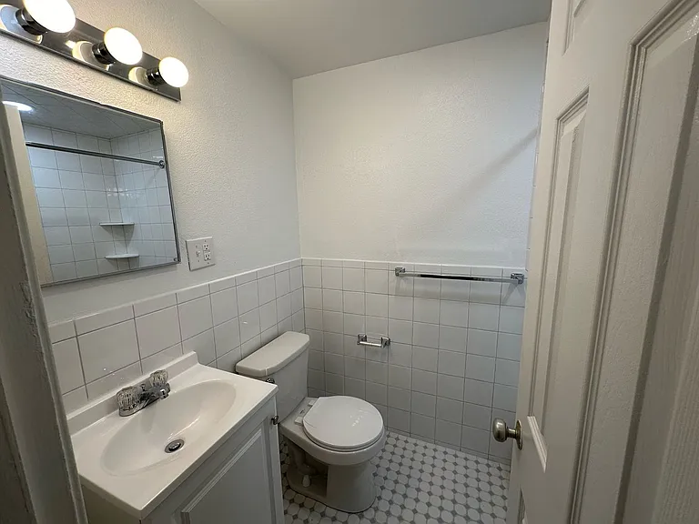 5424 Fifth Ave — Photo 127
