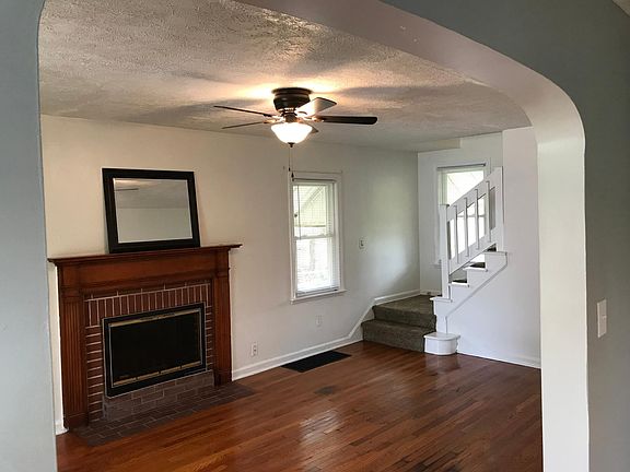 2nd image of 1271 Republic Ave