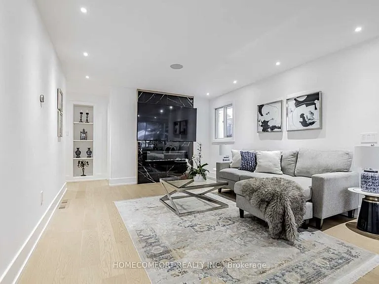 22 Fenelon Dr — Photo 3