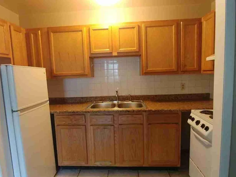 508 Douglas St #2 — Photo 4