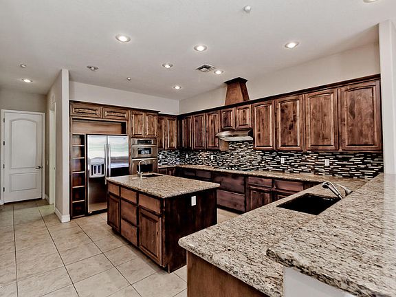 2nd image of 1025 Gleneagles Dr
