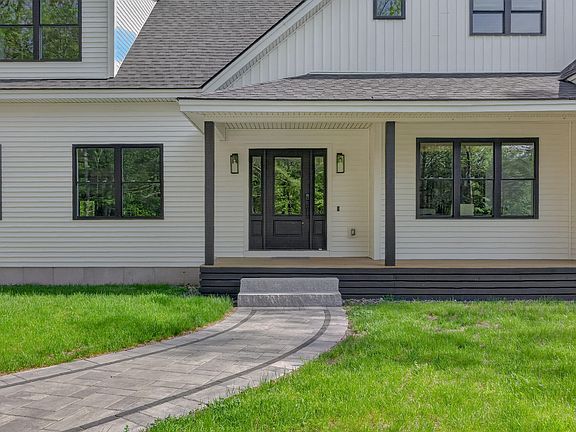 3rd image of 4 Red Oak Drive