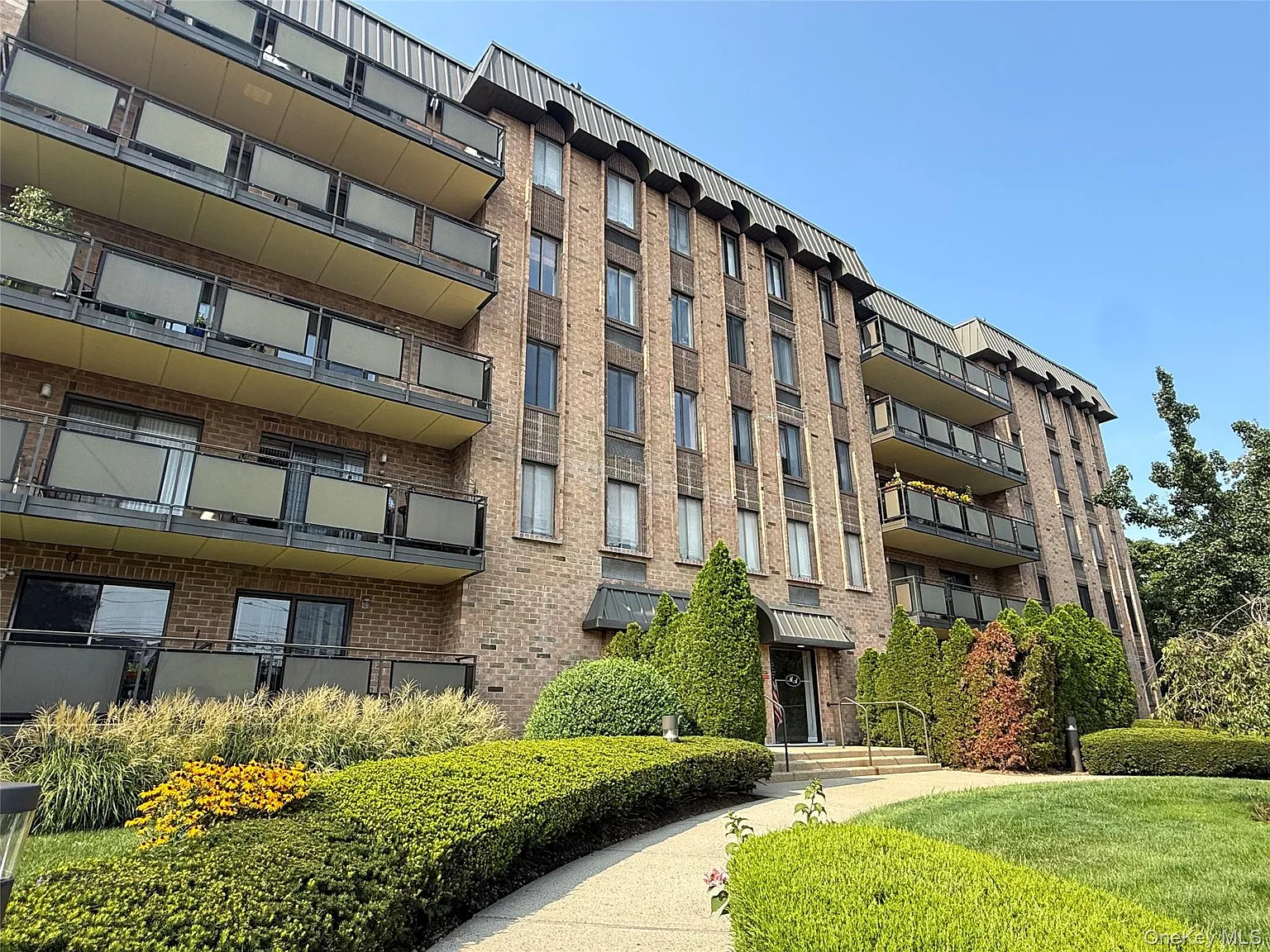 1 bed, 1.0 bath, $2,950 — Photo 2