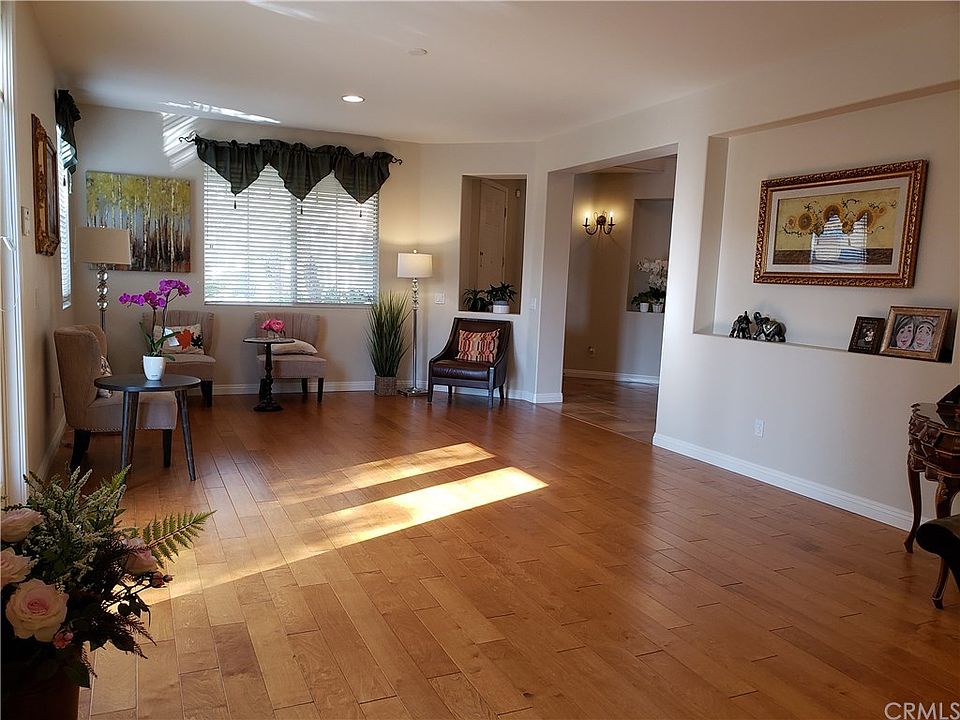 2nd image of 45253 Chateau Ct