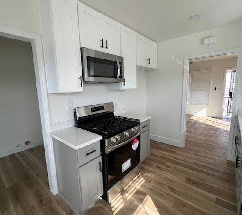 1st image of 555 W 15th St APT D