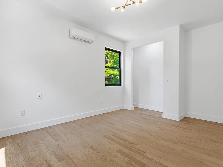 548 Lakes Rd — Photo 34