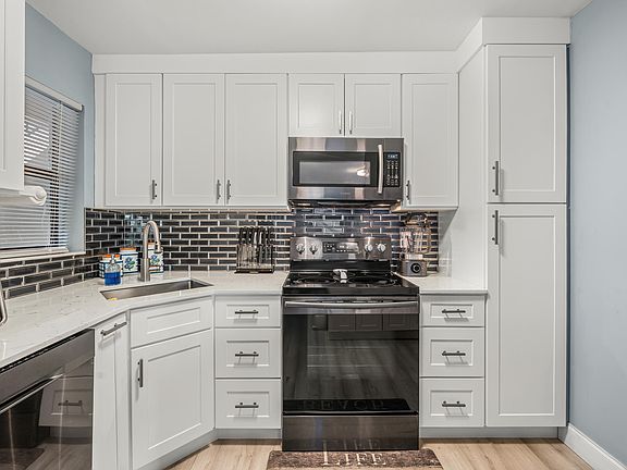 4th image of 3408 NW 47TH Avenue #3149