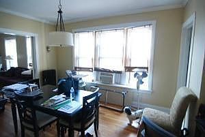 2nd image of 733 W Oakdale Ave