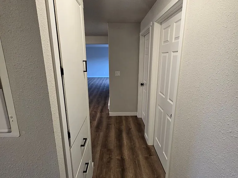 Oak Street Fourplex — Photo 10