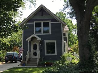 320 Delia St, Batavia, IL 60510