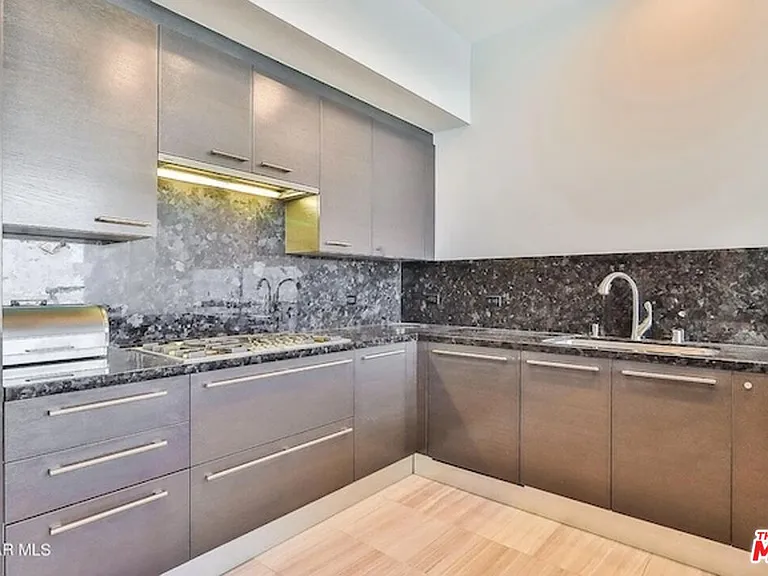 900 W Olympic Blvd #34D — Photo 6