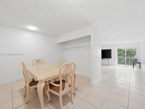 5th image of 9375 Fontainebleau Blvd APT L301