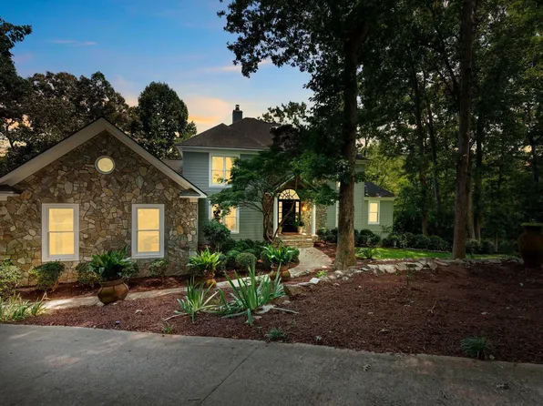 710 Scarborough Dr, Greer, SC 29650