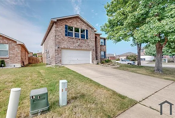 5 bed, 3499 sqft, $3,499 — Photo 2